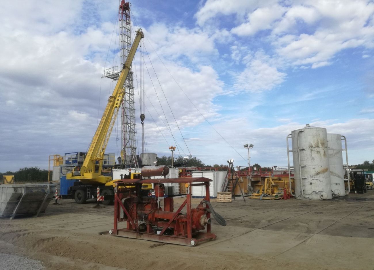 autódaruzás, autódaruzás Pécs, autódaruzás Baranya, veszélyes fák kivágása